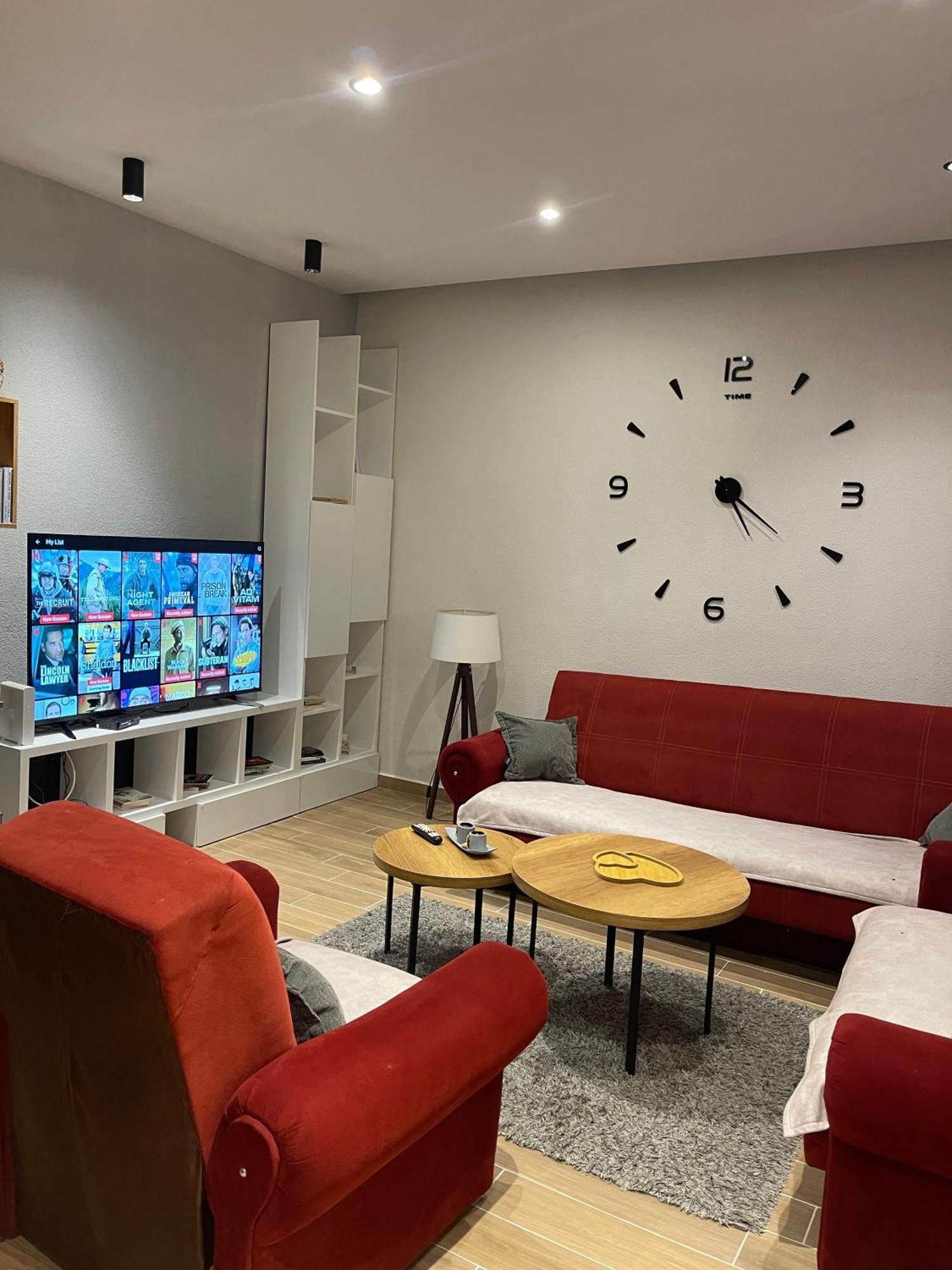 Ora-Prn,Cosy Apartment In The City Center Pristina Buitenkant foto