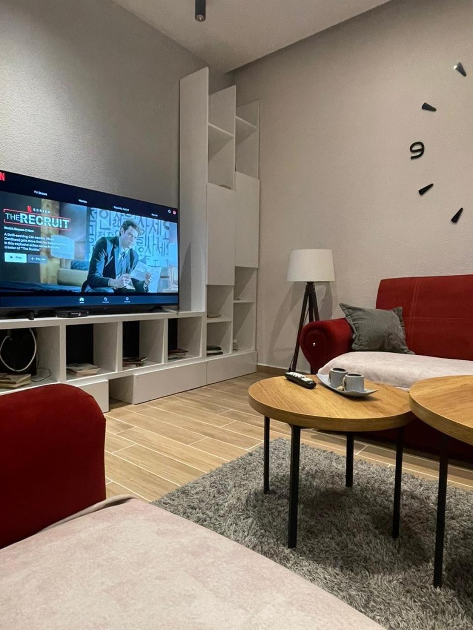 Ora-Prn,Cosy Apartment In The City Center Pristina Buitenkant foto