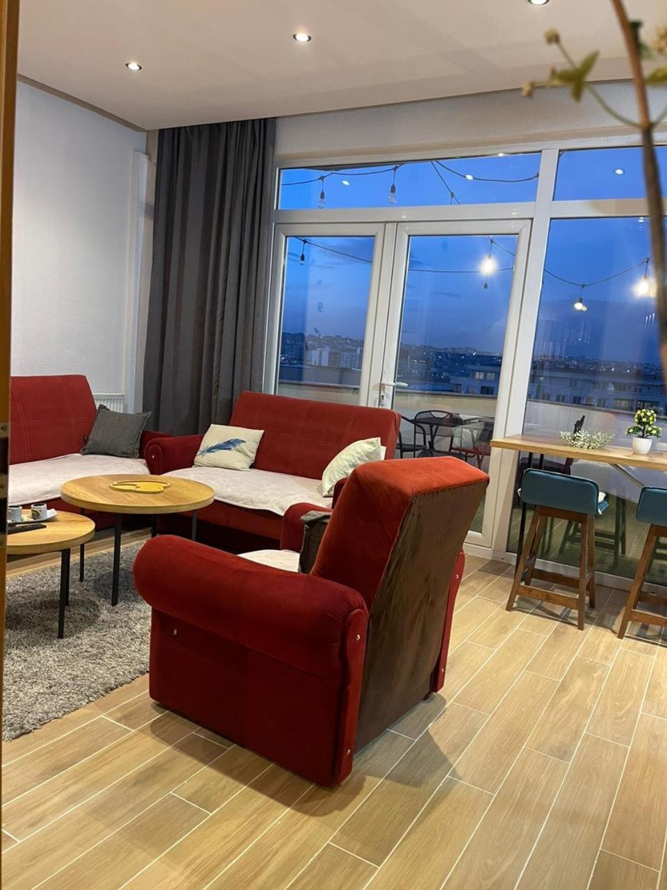 Ora-Prn,Cosy Apartment In The City Center Pristina Buitenkant foto